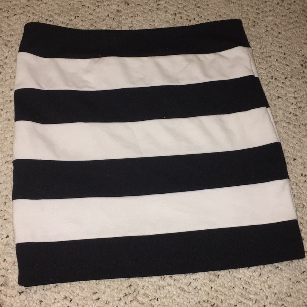 Forever 21 black and white striped skirt